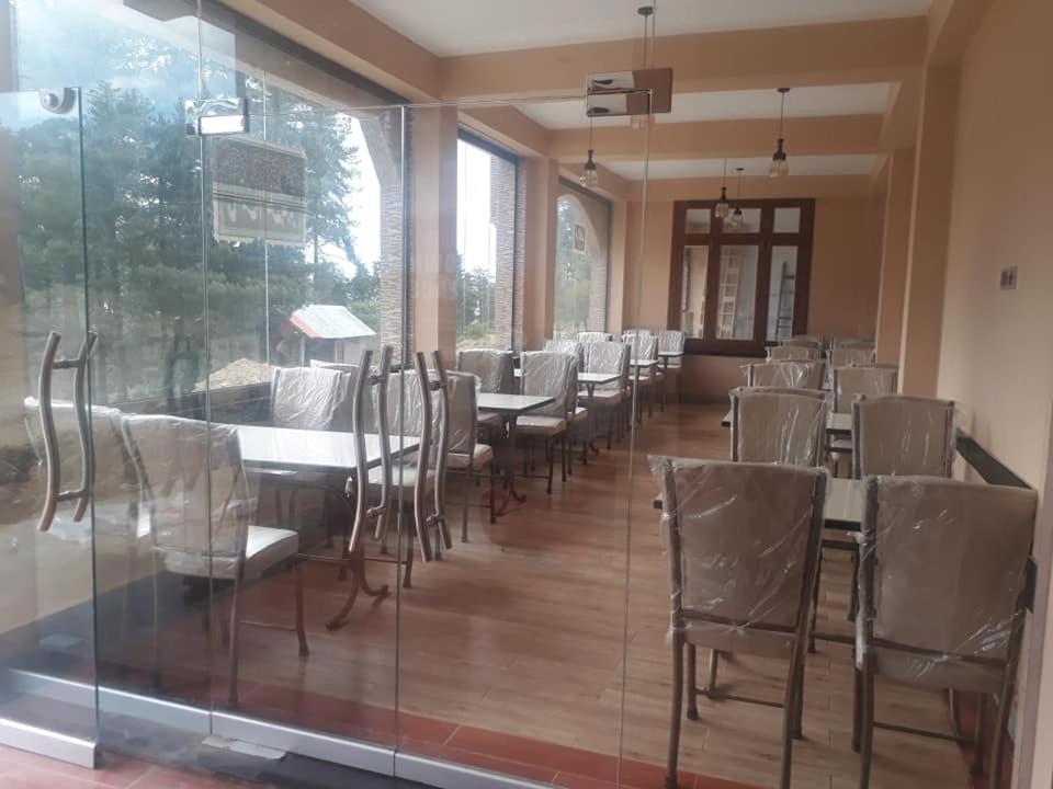 Crown Palace hotel and restaurant